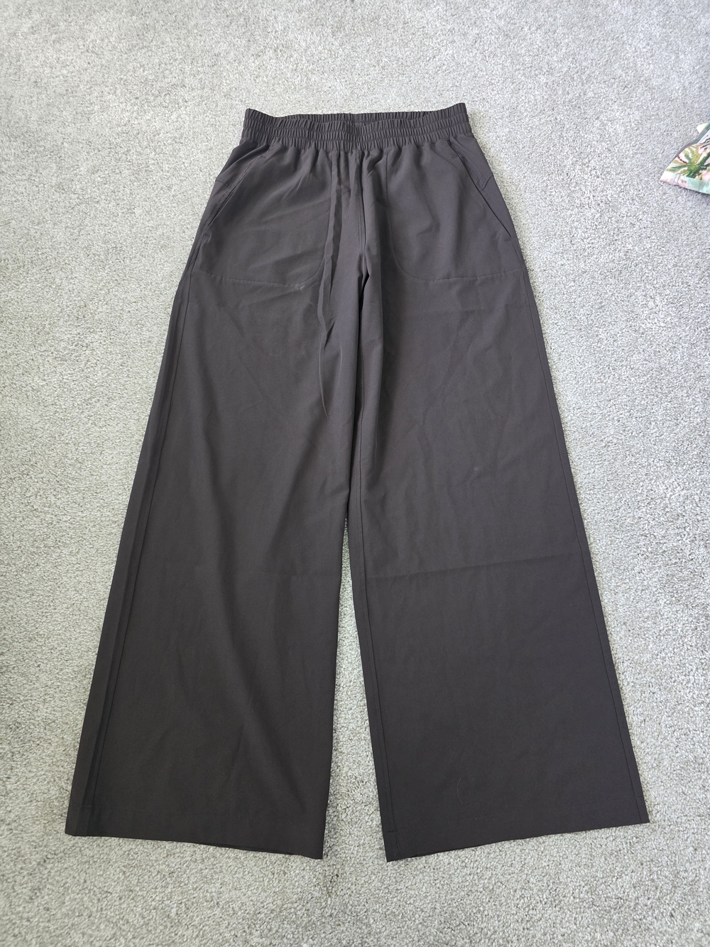 NWOT Fleo Keep Up Wide Leg Pants Chocolate Brown Sz Small